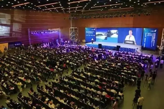 还有不到一个月，2017硅谷高创会北京大会即将盛大开幕。此次硅谷高创会将带来近50个中美黑科技项目以及科技、金融界数位大咖，于7月15日在北京国际会议中心，为你奉上一场从视听到思想的科技盛宴。